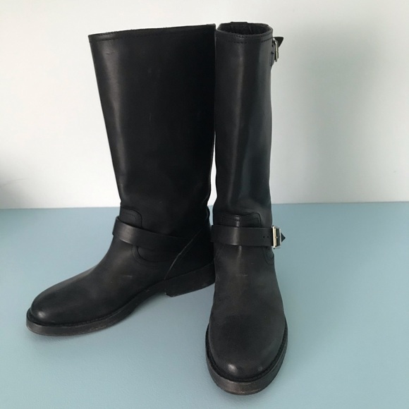 Burberry black leather boots. Size 5 - Picture 2 of 5